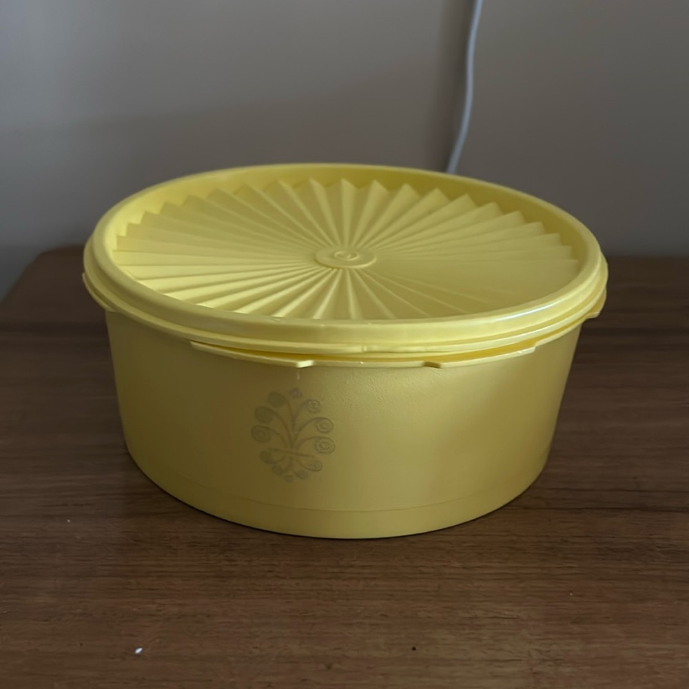 Tupperware container